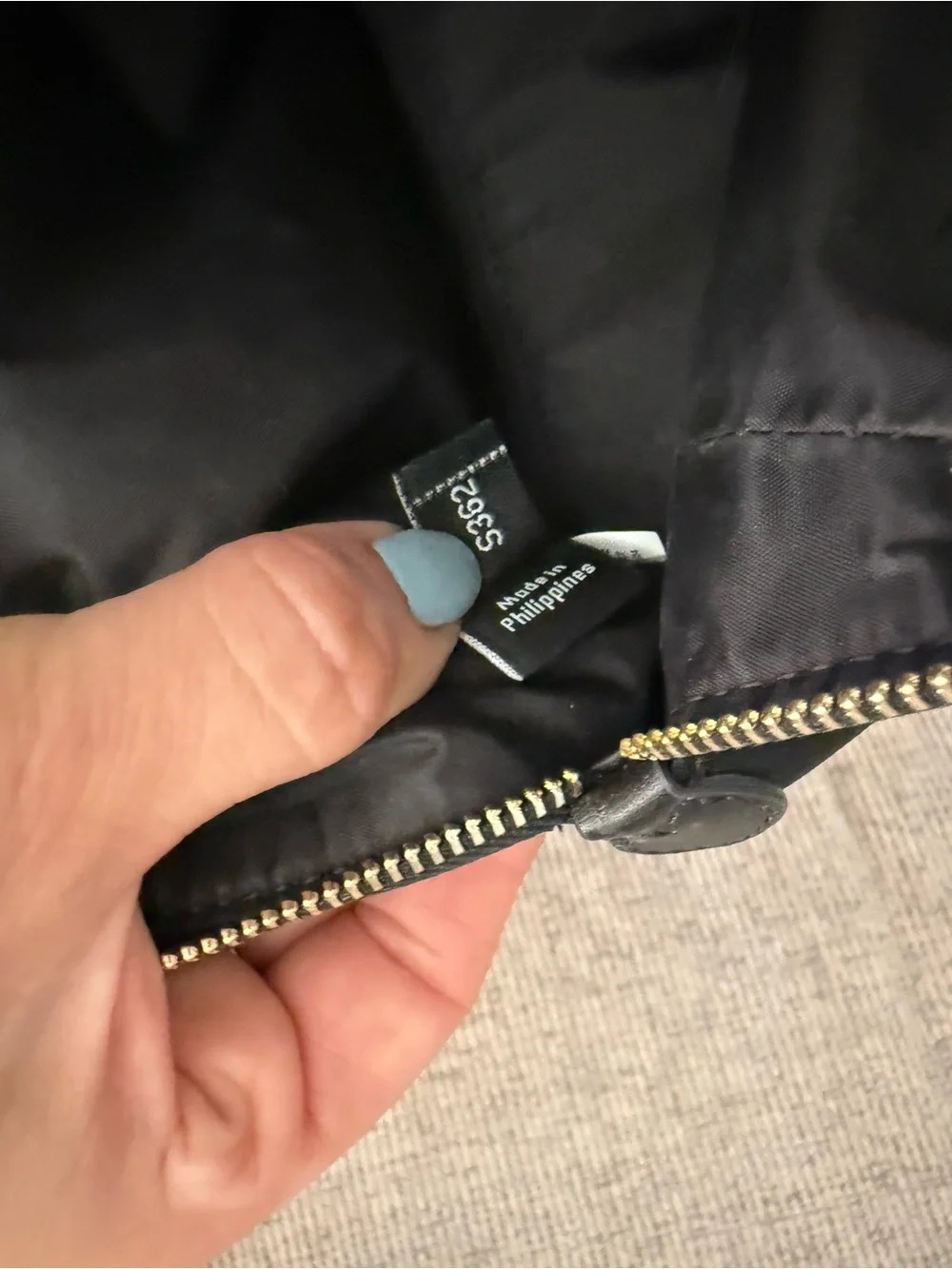 kate spade black zip cosmetic pouch with wristlet